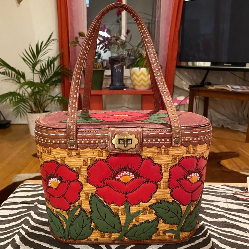 Isabella Fiore iconic basket handbag